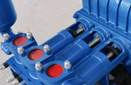 Detalle de pistones triplex de bomba de lodo para perforaci&oacute;n