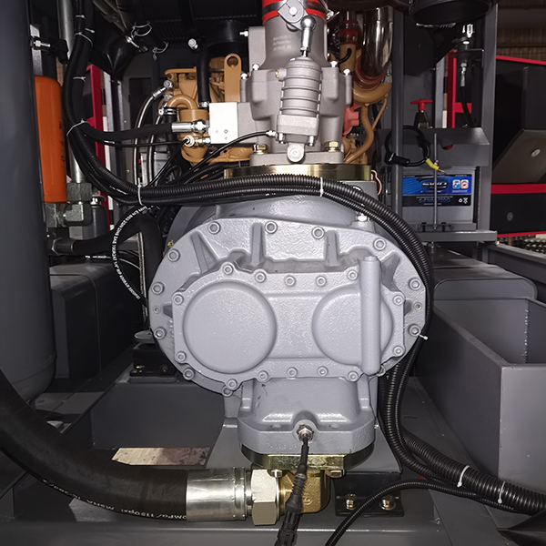 D miningwell truck mounted rotary screw air compressor 18 m3/min 18 bar 162 kW diesel compressor