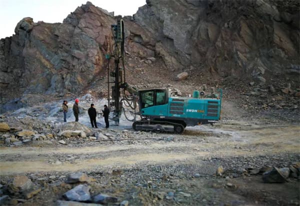 Sunward SWDH Series Hydraulic Top Hammer Drilling Rig