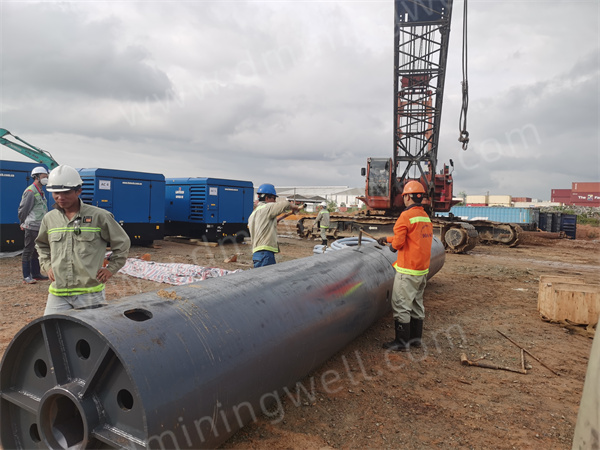 High drilling efficiency and low rock