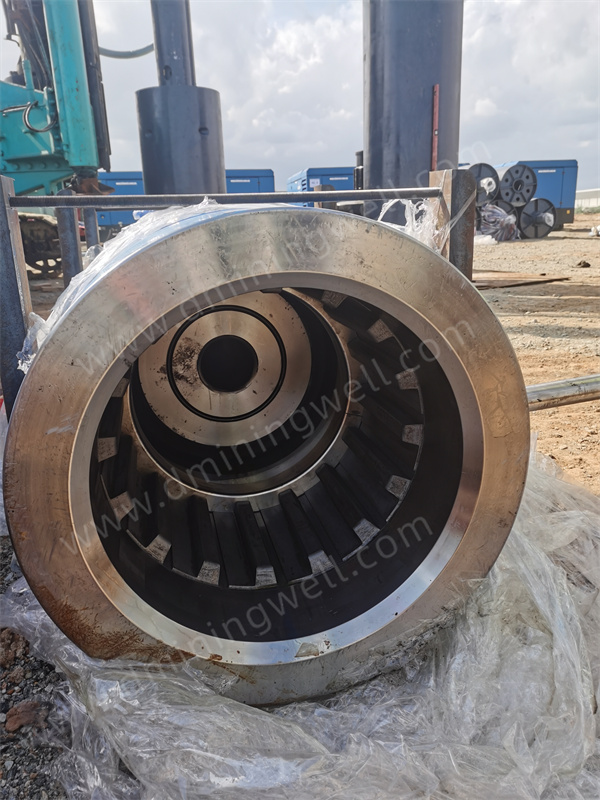 What is earthen cofferdam?