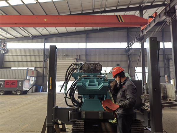 D Mininwell geotech drilling diamond drill mining geologic exploration