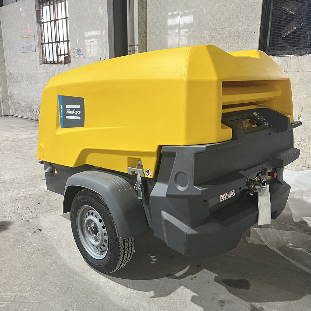 Atlas Copco XAS88 Diesel Air Compressor: Fast Air Delivery to Construction Site via Air Freight!
