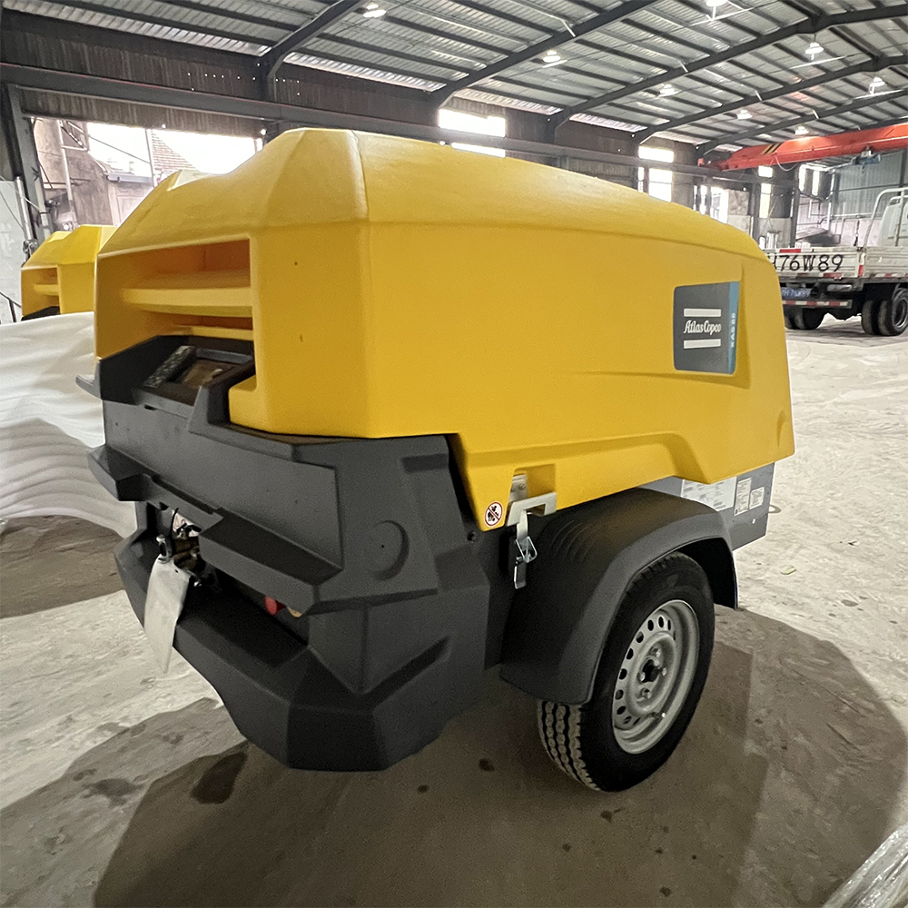 Atlas Copco XAS88 Diesel Air Compressor: Fast Air Delivery to Construction Site via Air Freight!