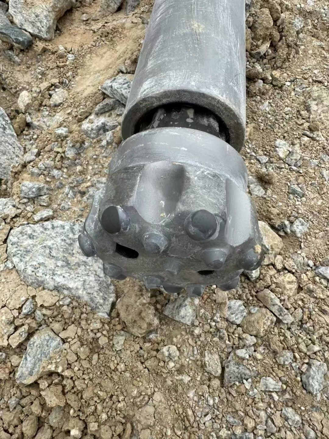 DMiningwell 115 High-Pressure Down-the-Hole Drill: A Pioneer in Efficiency for Hard Rock Construction in Quarries